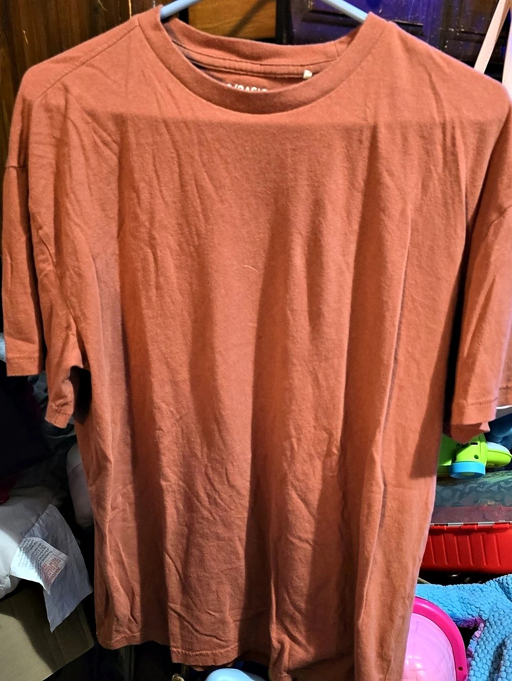 !!.       Mens M Short Sleeve Tee in Rust  Like New